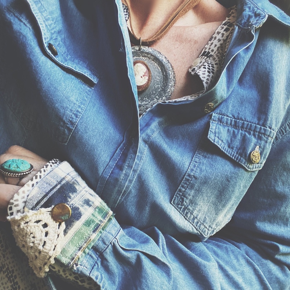 Button down The Ross Dip Dye & Lace Detail Cuff HP🌵